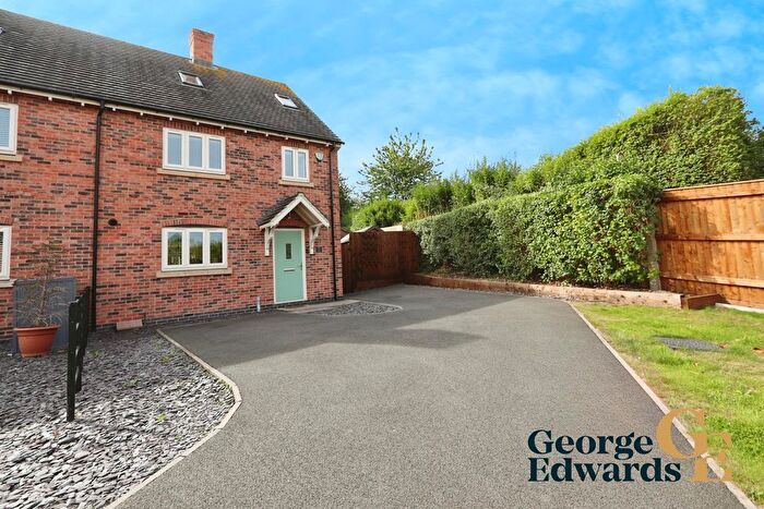 3 Bedroom Semi-Detached House For Sale In The Old Stables, Oakthorpe, Rz., DE12