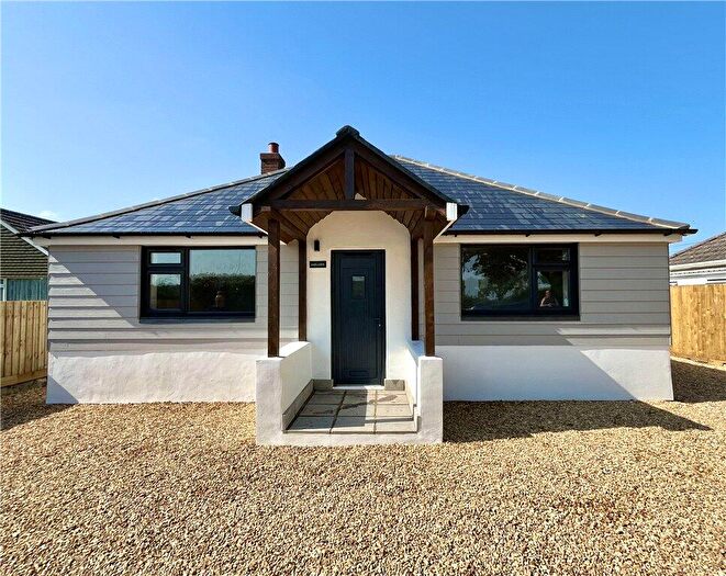 2 Bedroom Bungalow For Sale In Little Whitehouse Road, Porchfield, PO30