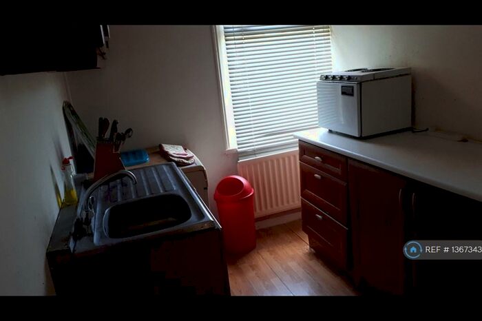 1 Bedroom Flat To Rent In Kirkley Close, Newcastle Upon Tyne, NE3