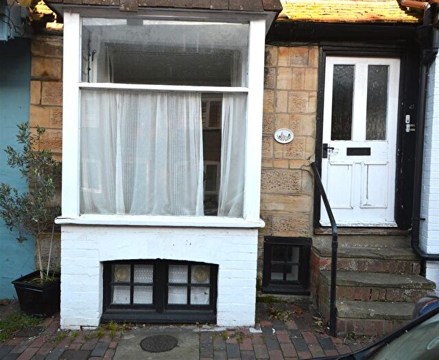 1 Bedroom Flat To Rent In High Street, Mayfield, TN20