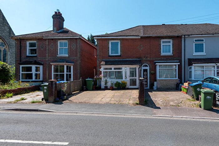 2 Bedroom End Of Terrace House For Sale In Weston Grove Road, Southampton, SO19