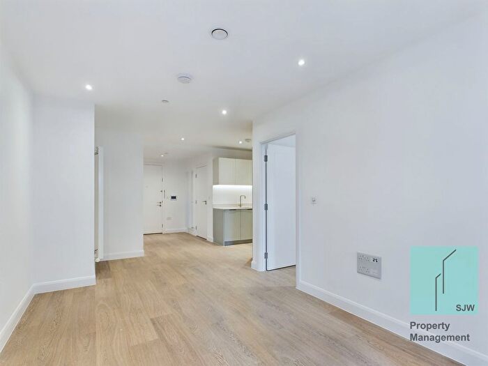 1 Bedroom Flat To Rent In Eden Place, Ellipse House, E16