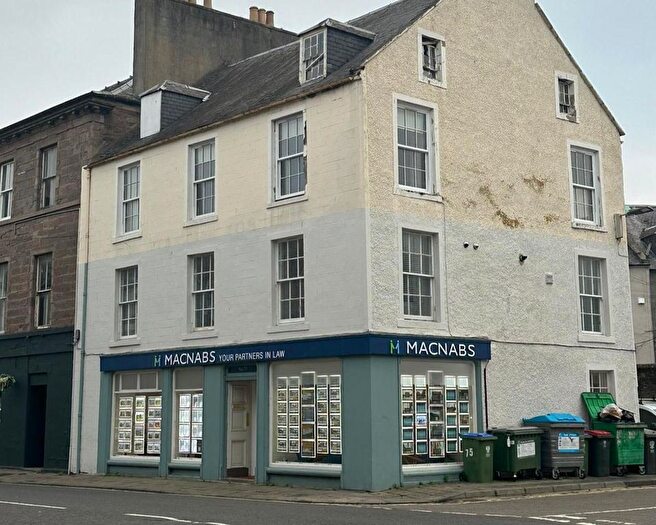 3 Bedroom Flat To Rent In Carpenter First Floor Street, Perth, PH1