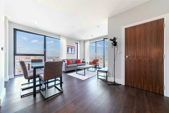 3 Bedroom Apartment To Rent In Avalon Point, Silvocea Way, Orchard Wharf, London, E14