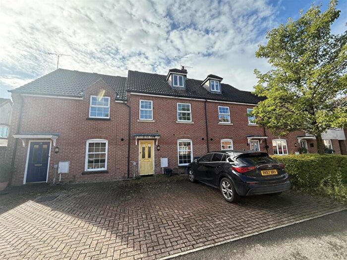 3 Bedroom Terraced House For Sale In Festival Close, Devizes, SN10