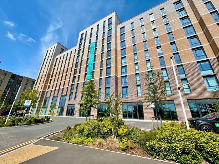 2 Bedroom Flat For Sale In Calibra Court, Kimpton Road, Luton, Bedfordshire, LU2