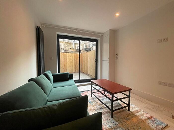 3 Bedroom Apartment To Rent In Battersea High Street, Battersea, London, SW11