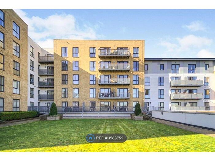 1 Bedroom Flat To Rent In Clydesdale Way, London, DA17