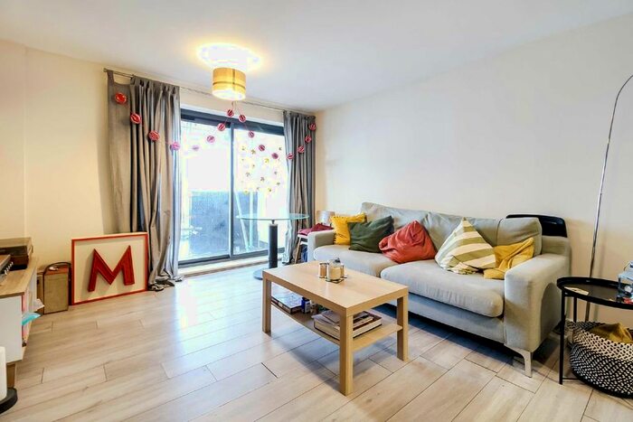 2 Bedroom Flat To Rent In High Street, London, E15