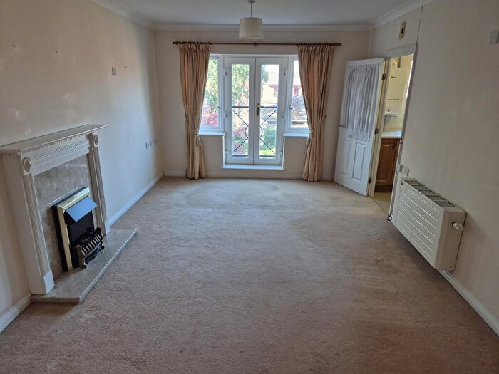 2 Bedroom Flat For Sale In Brook Court, Burcot Lane, Bromsgrove, Worcestershire, B60