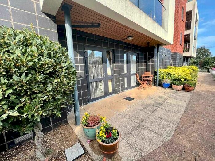 2 Bedroom Flat To Rent In Moorfield Road, Denham, Uxbridge, UB9