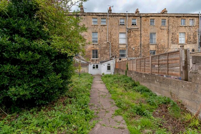 6 Bedroom Terraced House To Rent In Victoria Buildings, Bath, BA2