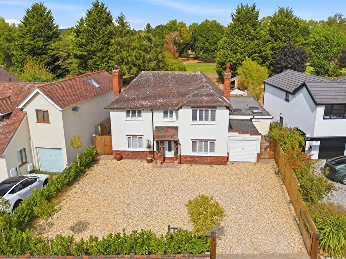 4 Bedroom Detached House For Sale In Loxley Road, Stratford Upon Avon, CV37
