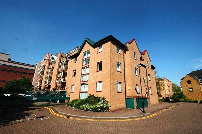 2 Bedroom Flat To Rent In China Court, Asher Way, Shadwell, London, E1W
