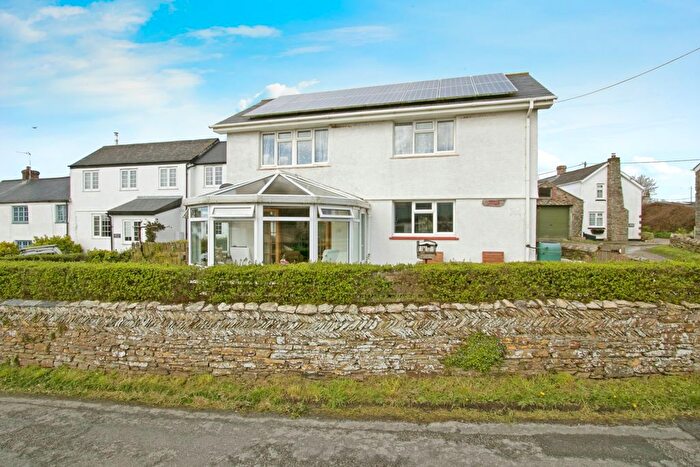 3 Bedroom Cottage For Sale In Trevarrian, Newquay, Cornwall, TR8