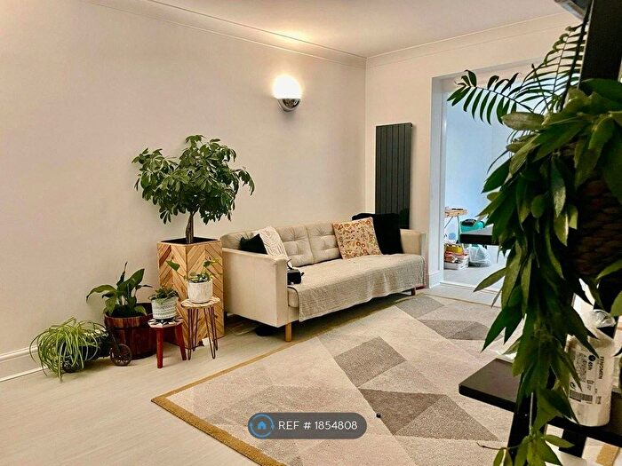 3 Bedroom Semi-Detached House To Rent In Duke Road, London, IG6