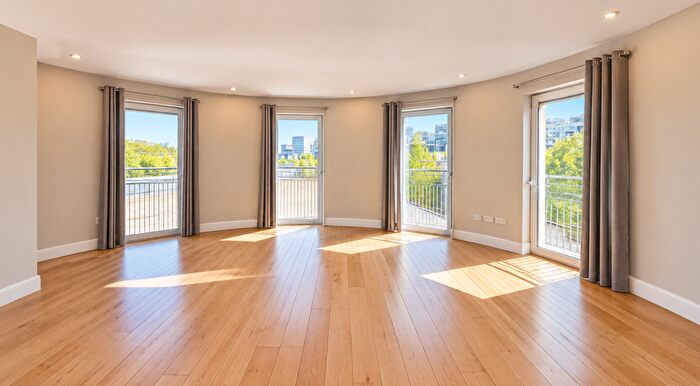 2 Bedroom Flat To Rent In Rogers Court, Premiere Place, Tower Hamlets, London, E14