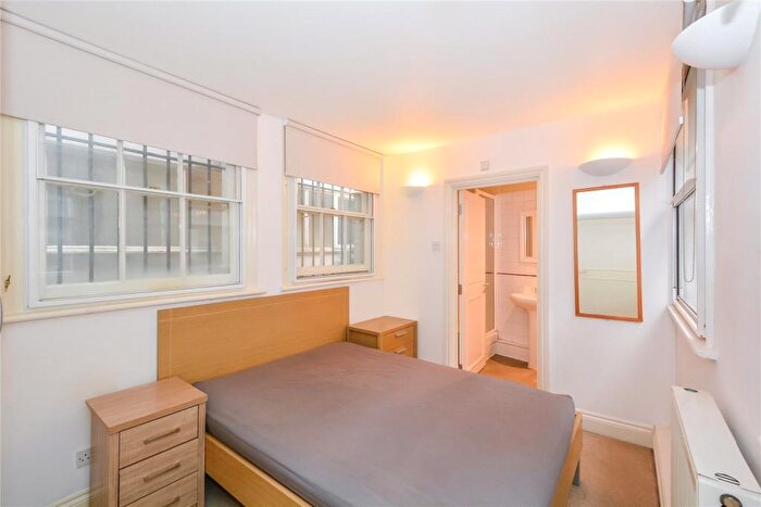 1 Bedroom Flat To Rent In Abbott's Chambers, Bishopsgate, London, EC2M