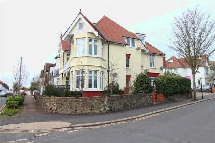 1 Bedroom Apartment To Rent In Beach Avenue, Leigh On Sea, SS9