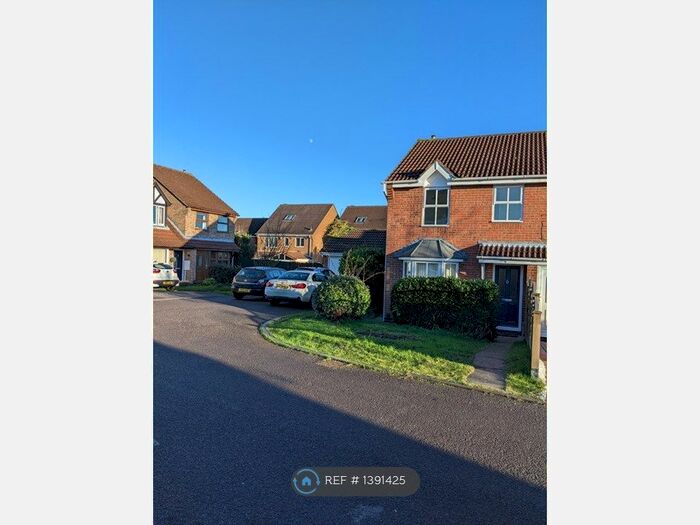 3 Bedroom Semi-Detached House To Rent In Opal Close, Mansfield, NG21