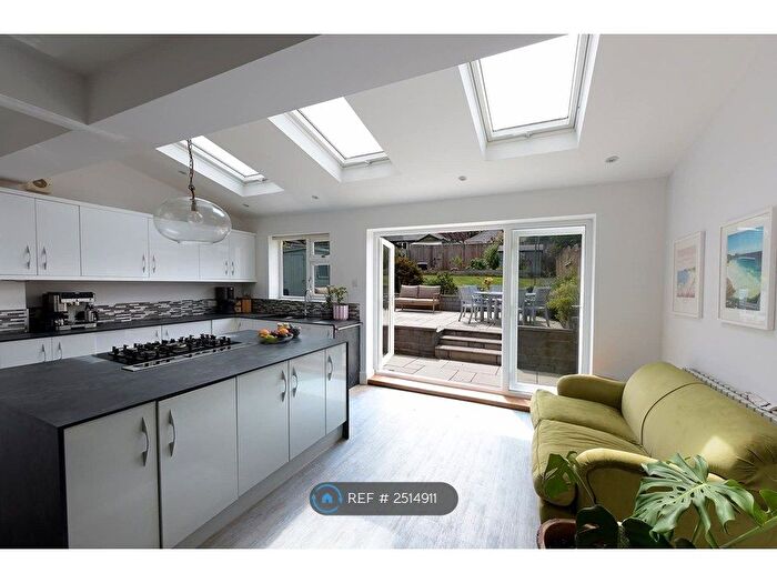 3 Bedroom Semi-Detached House To Rent In Broadway, Exeter, EX2