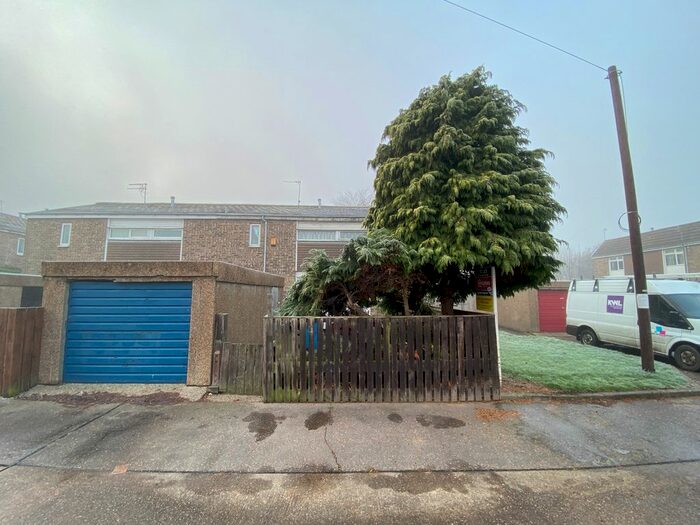 2 Bedroom End Of Terrace House To Rent In Deerhurst Grove, Hull, HU7