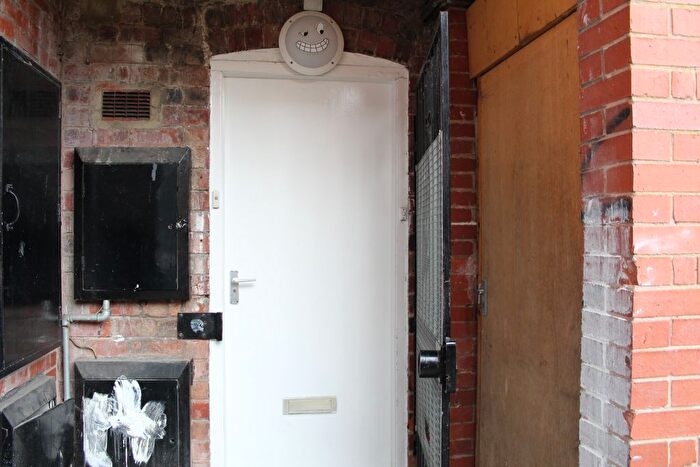 4 Bedroom Semi-Detached House To Rent In Leicester Grove, Leeds, LS7