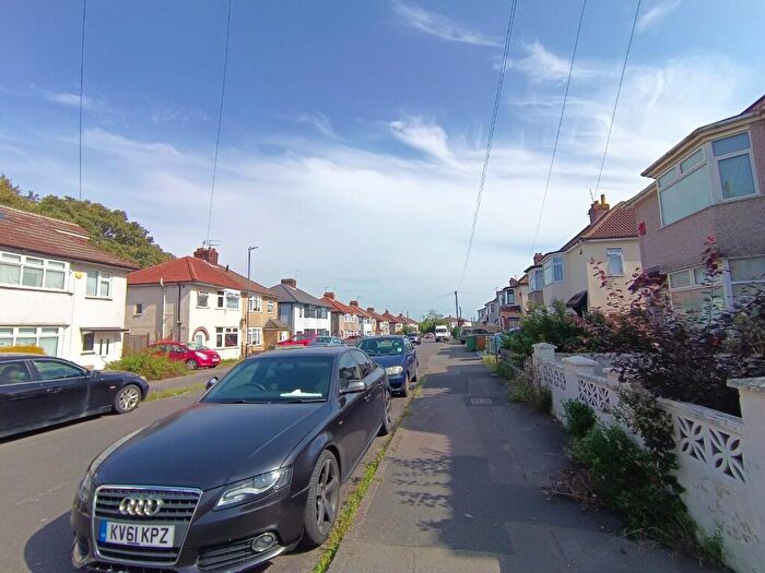 6 Bedroom Semi-Detached House To Rent In Wades Road, BS34