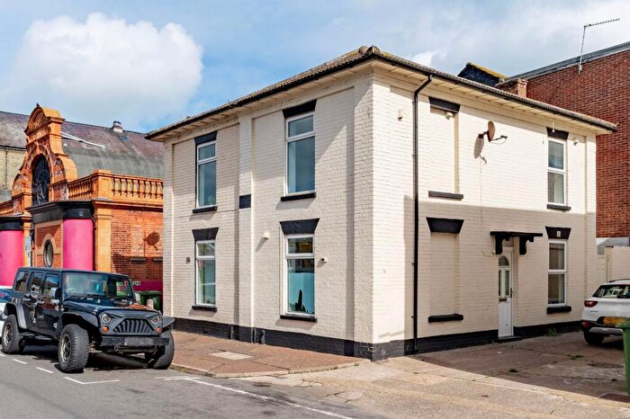 3 Bedroom Semi Detached House To Rent In Apsley Road, Great Yarmouth, NR30