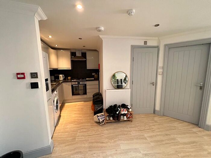 1 Bedroom Apartment To Rent In Lavender Hill, London, SW11