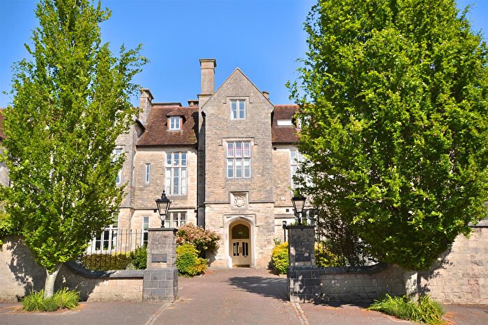 2 Bedroom Apartment For Sale In Somerleigh Road, Dorchester, DT1