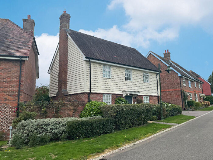 3 Bedroom Detached House For Sale In Freshlands, Billingshurst, RH14