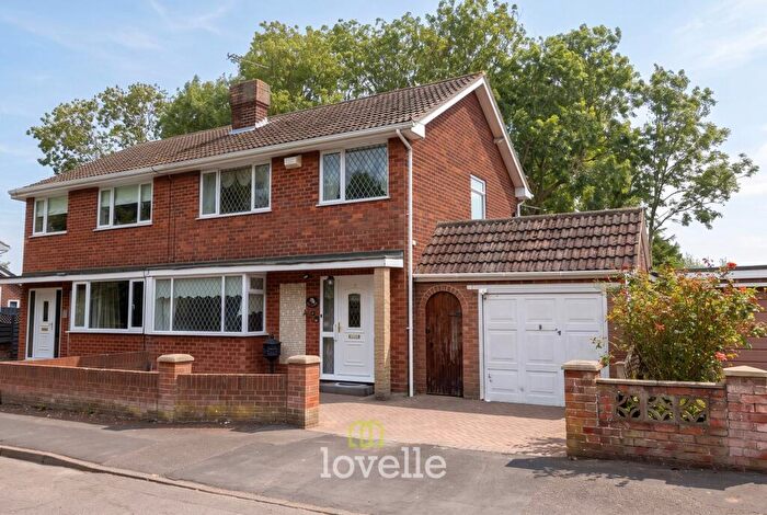 3 Bedroom Semi-Detached House For Sale In Weelsby View, New Waltham, DN36