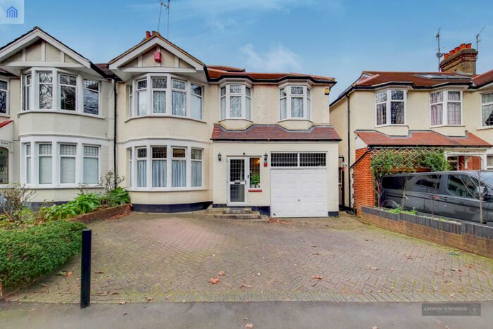 6 Bedroom Semi-Detached House To Rent In Queen Elizabeth's Drive, Southgate, N14
