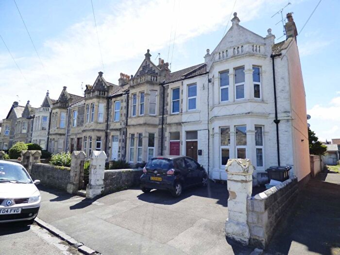 3 Bedroom Flat To Rent In Quantock Road, Southward, BS23