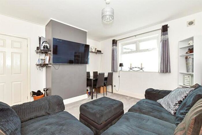 2 Bedroom Maisonette To Rent In Newcomen Road, PO2