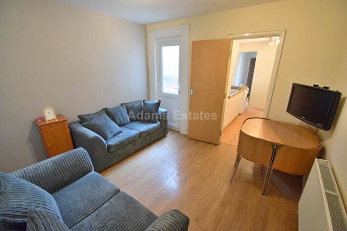 4 Bedroom Terraced House To Rent In Clarendon Road, Earley, RG6