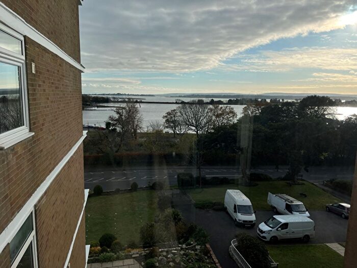 2 Bedroom Flat To Rent In Gardens Court, BH15