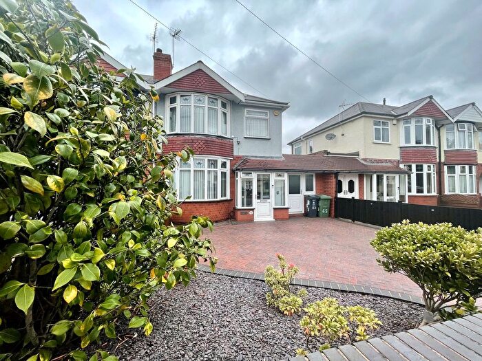 3 Bedroom Semi-Detached House For Sale In Coppice Lane, Willenhall, WV12