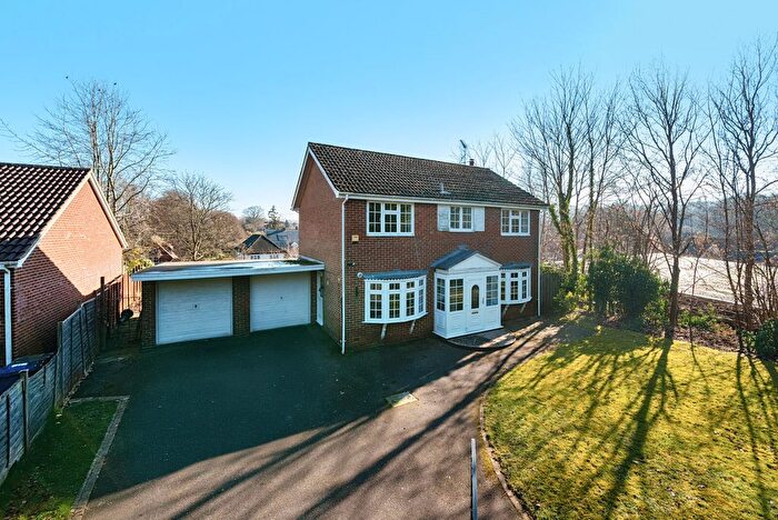 4 Bedroom Detached House For Sale In Moreton Close, Churt, Farnham, GU10