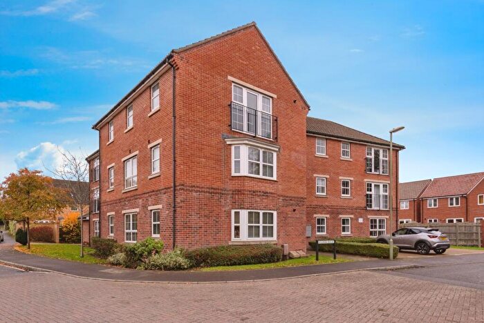 2 Bedroom Flat For Sale In Vancouver Avenue, Waterlooville, Hampshire, PO7