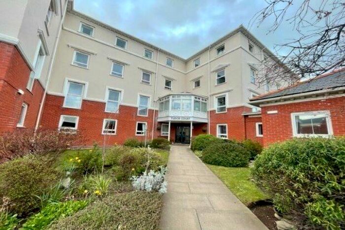 1 Bedroom Flat To Rent In Tudor Road, Llandudno, LL30