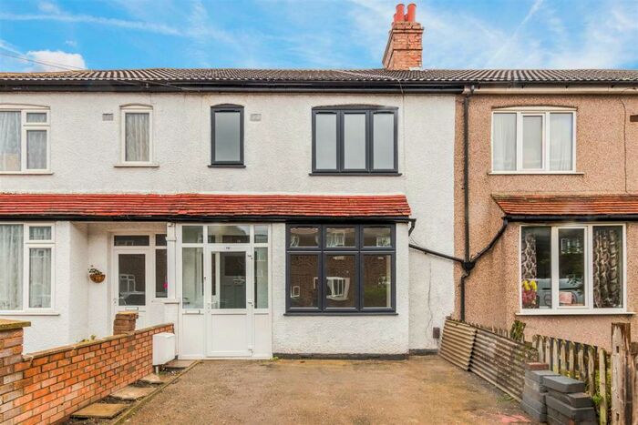 3 Bedroom House To Rent In Frimley Gardens, Mitcham, CR4