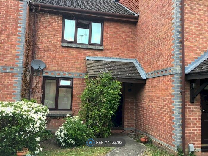 1 Bedroom Terraced House To Rent In Granby Court, Reading, RG1