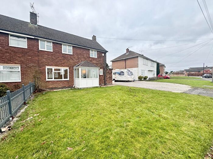 3 Bedroom House To Rent In Thirlmere Road, Newbold, Chesterfield, S41