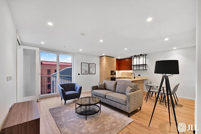 1 Bedroom Flat To Rent In Curlew House, Poplar Riverside, E14