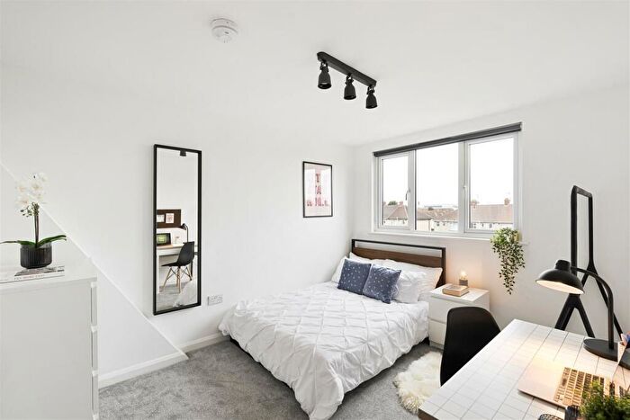 6 Bedroom Semi-Detached House To Rent In Beatrix Place, Bristol, BS7