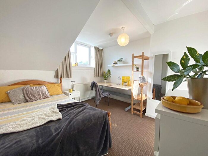 8 Bedroom House To Rent In Ash Grove, Leeds, LS6