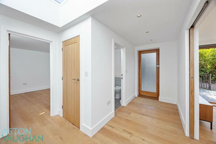 2 Bedroom Detached House For Sale In East Drive, Brighton, BN2