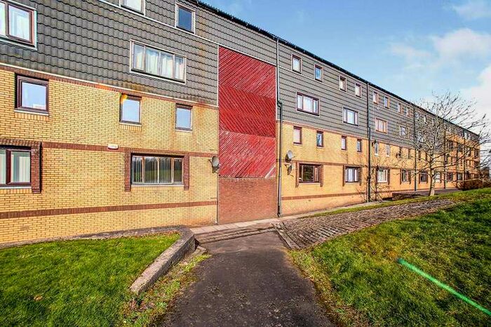 3 Bedroom Maisonette Flat To Rent In Braehead Road, Cumbernauld, Glasgow, North Lanarkshire, G67